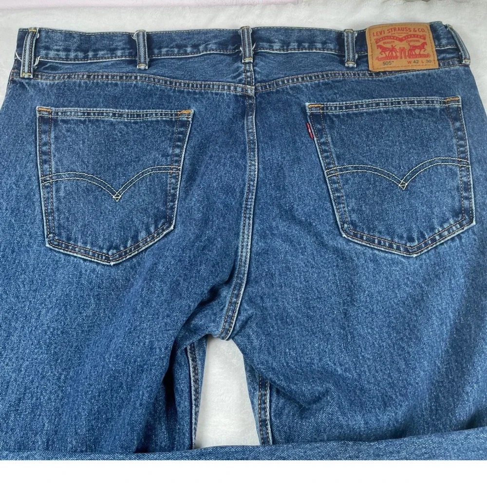 Levis 505 Regular Fit Straight Leg Blue Denim Jeans Mens 42x30‎ Medium Wash